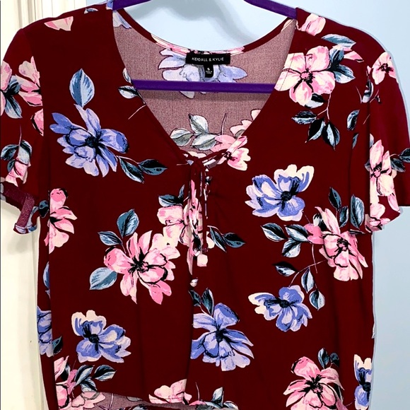 Kendall & Kylie Blouse - Picture 1 of 3